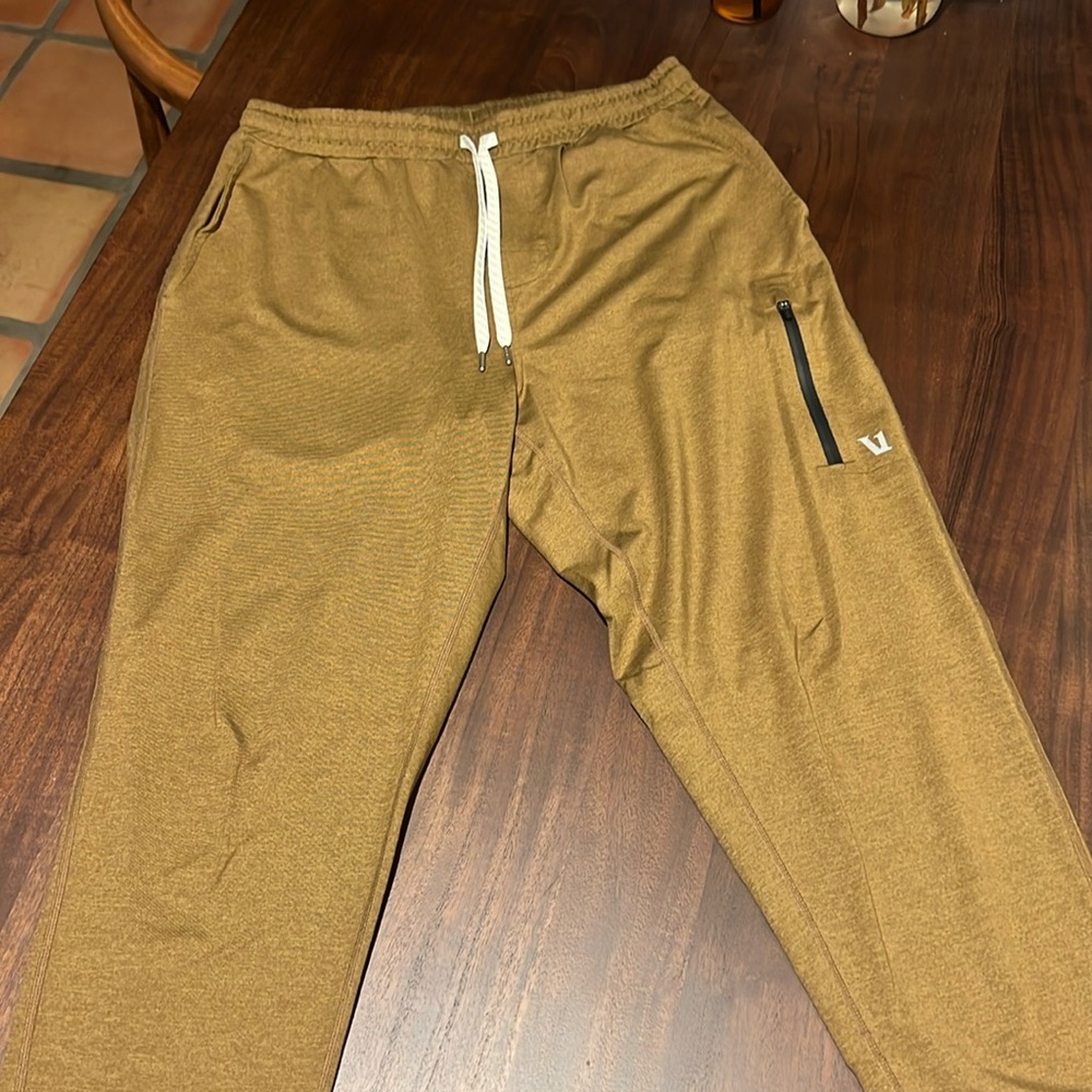 Vuori Sunday Performance Jogger Size Medium